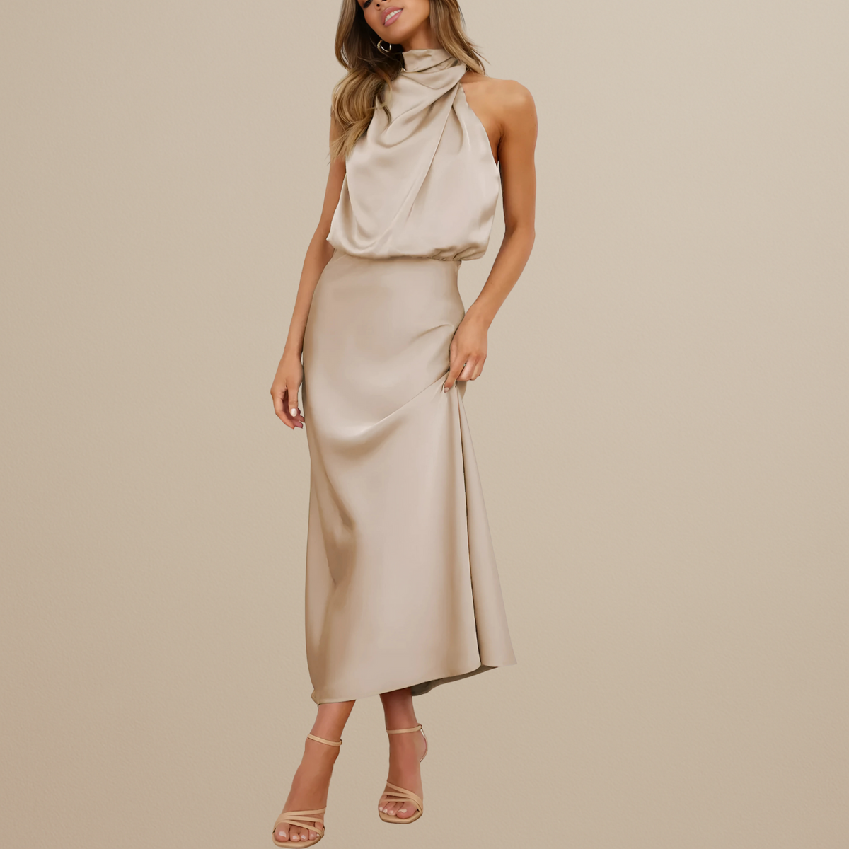 Satijnlook jurk met rechte snit en halslijn