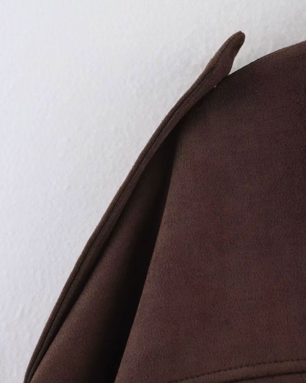 Dames Oversized Suède Jas met Verlaagde Schouders en Knoopsluiting